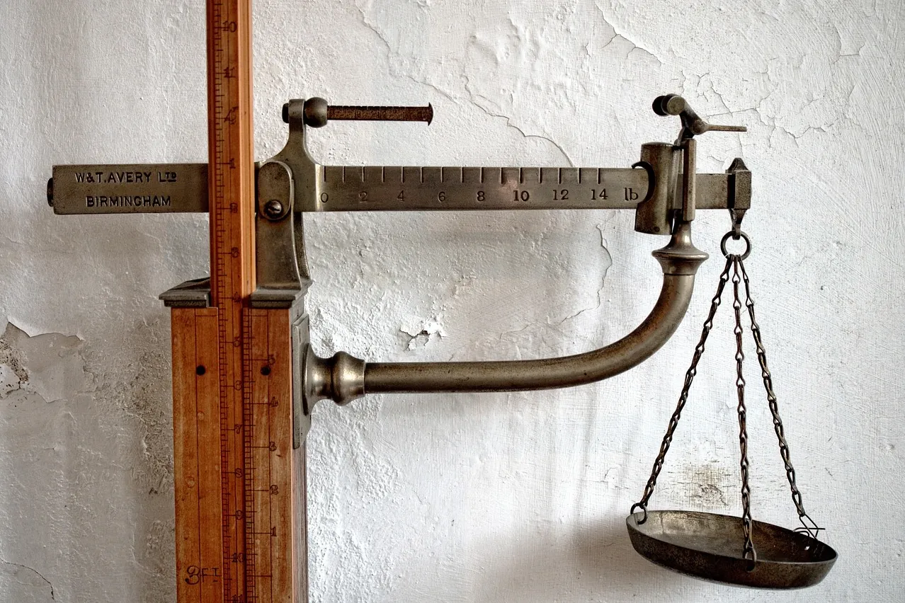 Scales, balance, weighing