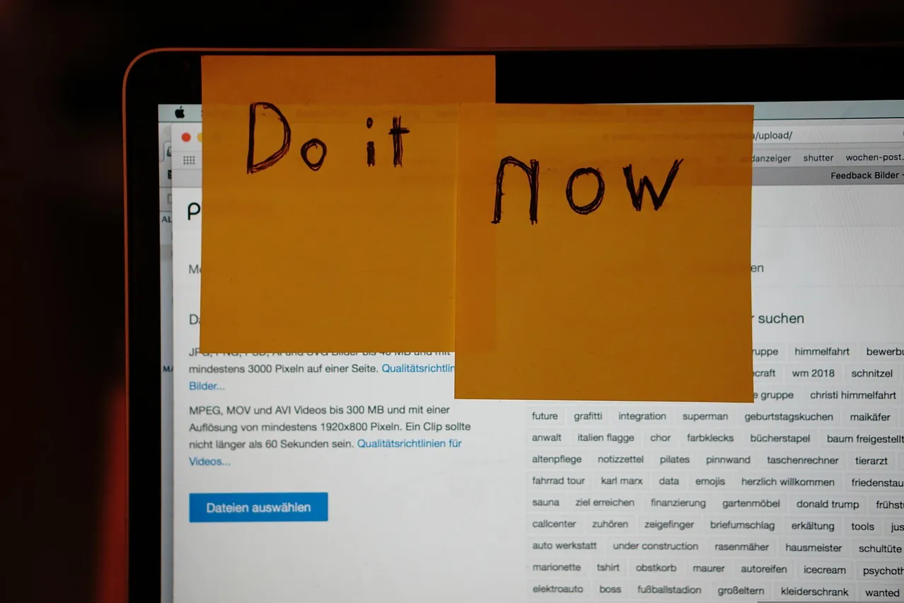 Laptop, reminders, notes